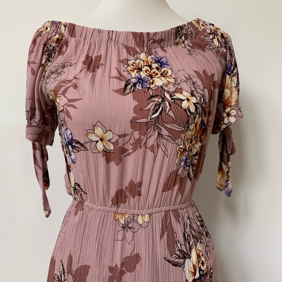 UO Band of Gypsies Floral Maxi Dress With Shorts - Picture 5 of 8